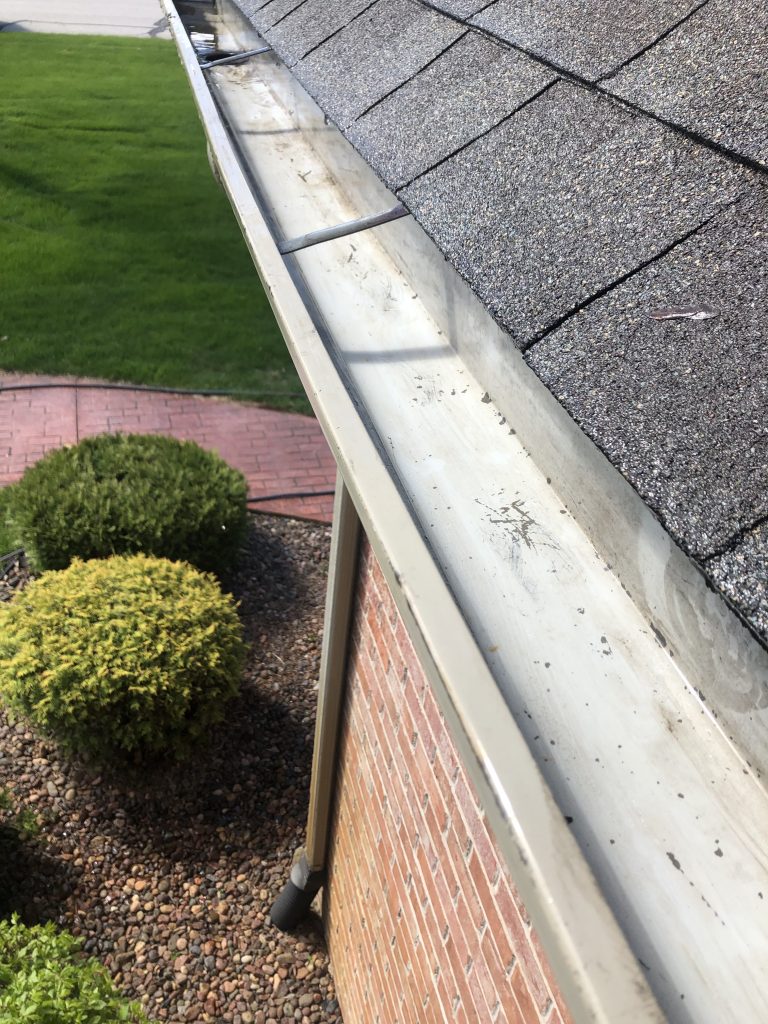 BlueLine_Gutter_Cleaning_After-Hartland3